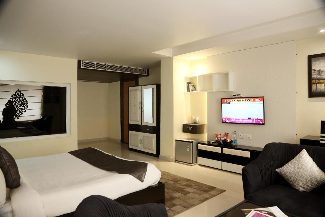 Kingdom Hotel Moga Экстерьер фото